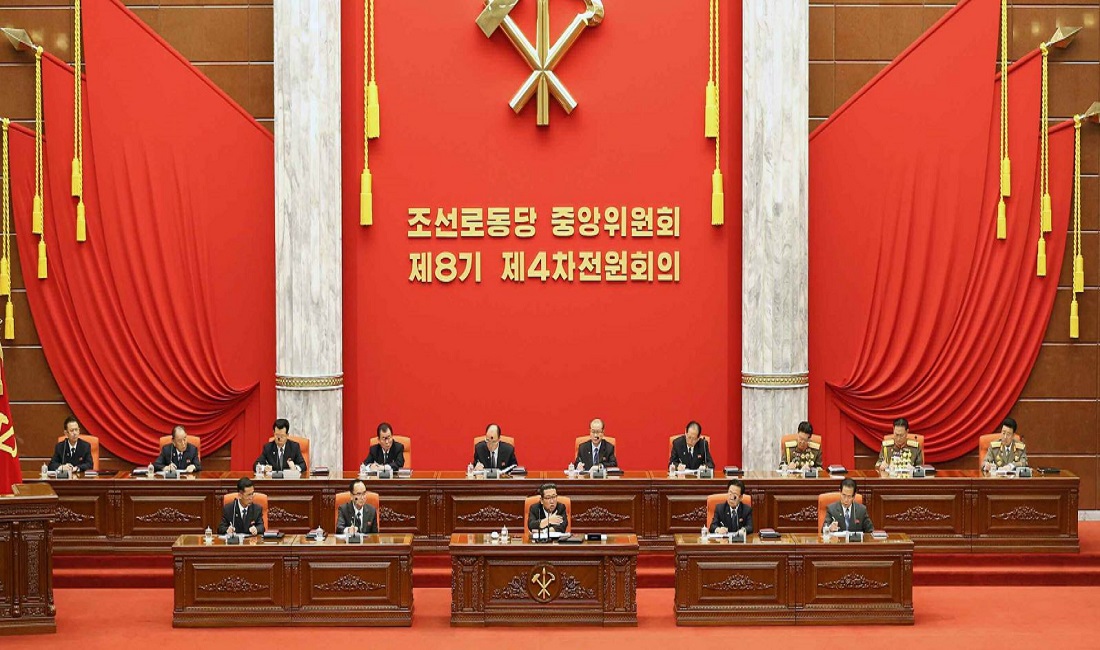 北, 노동당 제8기 4차전원회의 개막 : 김정은 참석, 사회 진행 썸네일