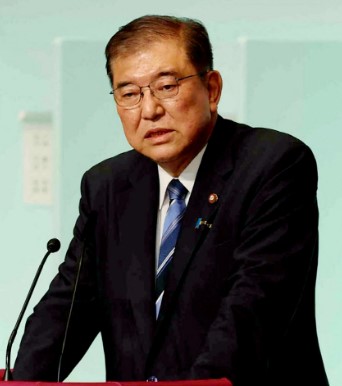 過去の歴史には穏健、安保には強硬な日本の新首相、石破茂 썸네일